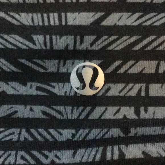 Women’s Patterned Lululemon Leggings - Picture 2 of 2